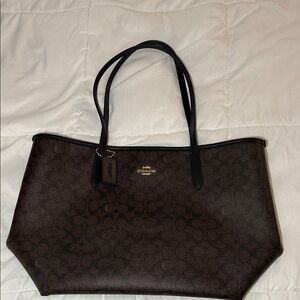 Coach city tote bag in signature brown
